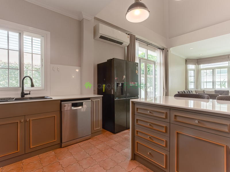 Srinakarin, Bangkok, Thailand, 4 Bedrooms Bedrooms, 0 ,5 BathroomsBathrooms,House,For Rent,7751